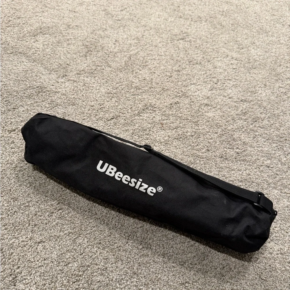 Black Tripod with Case (Ubeesize)
